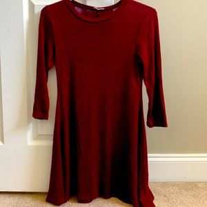 Maroon quarter sleeve knit dress